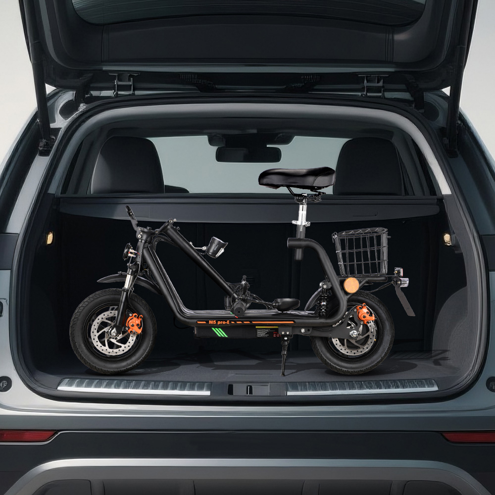 Skuter elektryczny TWOFISH M4 PRO-E z certyfikatem EEC z siedziskiem i tylnym koszem, silnik 499 W, akumulator 51 V 86 Ah, opony 87 cali, prędkość maksymalna 59 km/h, zasięg 69 km, podwójne hamulce tarczowe, przednie i tylne amortyzatory - czarny