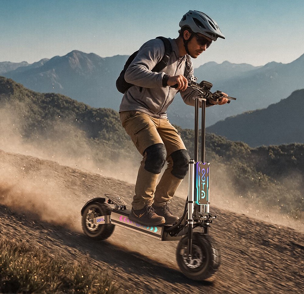 Patinete eléctrico OOTD T90, motor de 2100 W x 2, batería de 60 V 31,2 Ah, neumáticos de 13 pulgadas, velocidad máxima de 85 km/h, alcance de 100 km, frenos de disco hidráulicos, suspensión hidráulica doble delantera y suspensión trasera de doble resorte