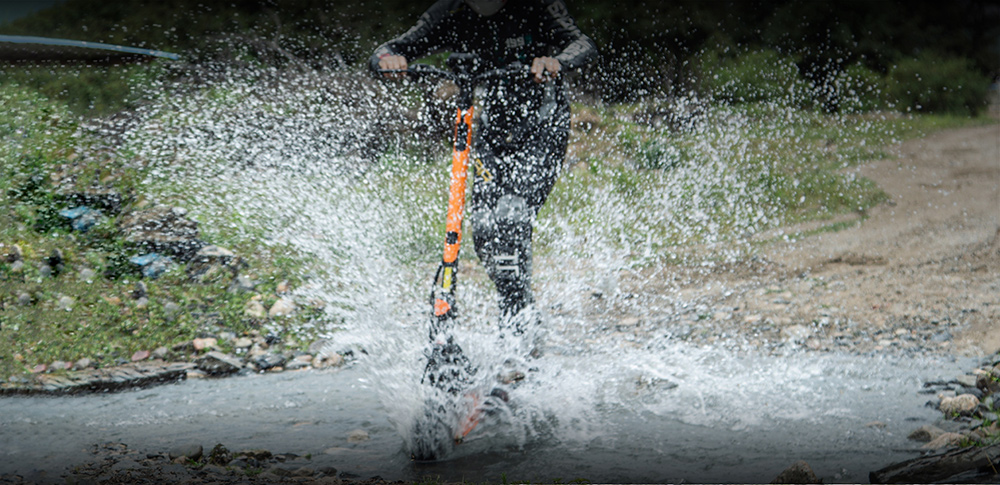 KuKirin G3 Pro 2024 Version 1200W*2 Motor terränggående elskoter 10 tums däck avtagbart batteri 52V 23,2Ah Räckvidd 80km Max hastighet 65km/h Dubbelt hydrauliskt stötdämparsystem IP54 Vattentät dubbel hydraulisk broms