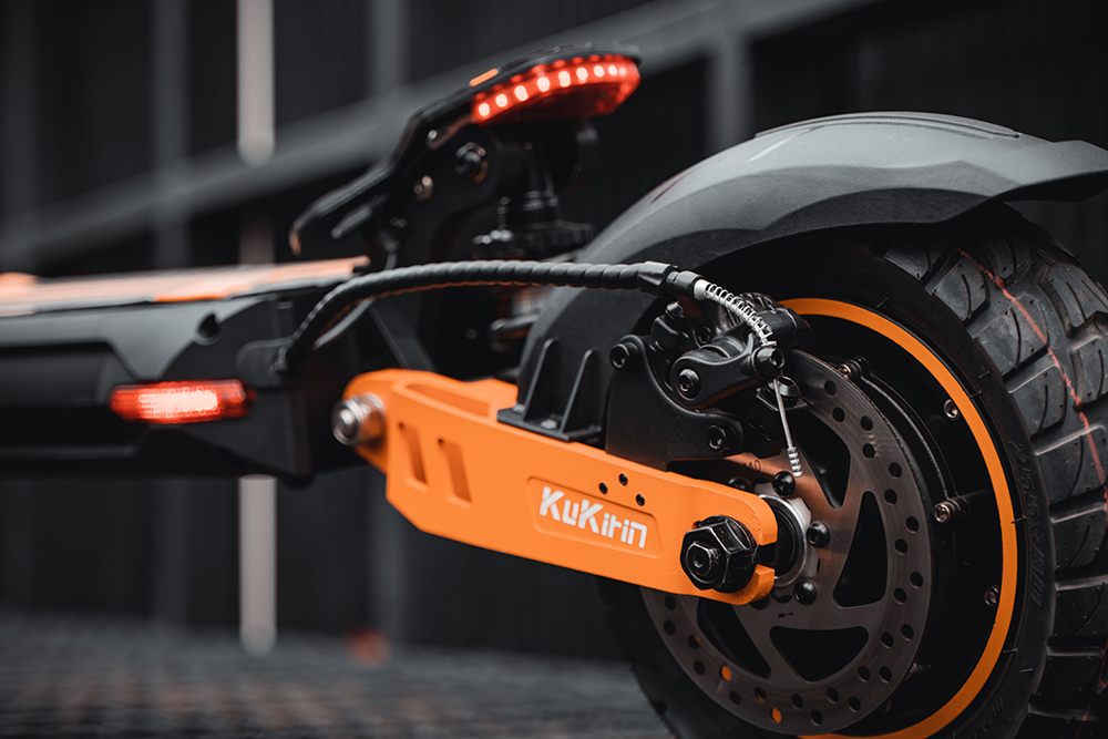 KuKirin G2 Max elskoter 10-tums terrängdäck 1000 W motor Maxhastighet 55 km/h 48 V 20 Ah batteri Räckvidd 80 km Max belastning 120 kg Avtagbar sits Justerbar höjd