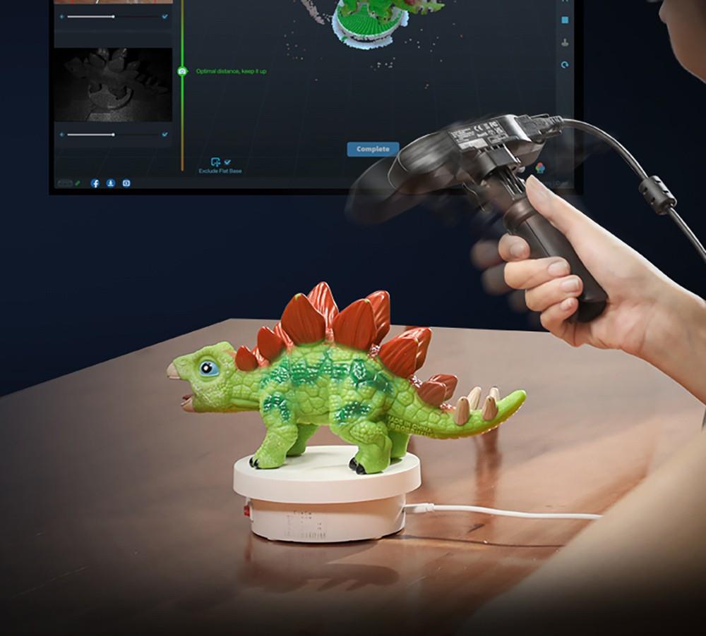 Creality CR-Scan Furetto Pro 3D Scanner, velocità di scansione fino a 30 fps, precisione 0.1 mm, distanza di lavoro 150-700 mm, intervallo di acquisizione singola 560 x 820 mm, scansione minima 150 x 150 mm, connessione wireless