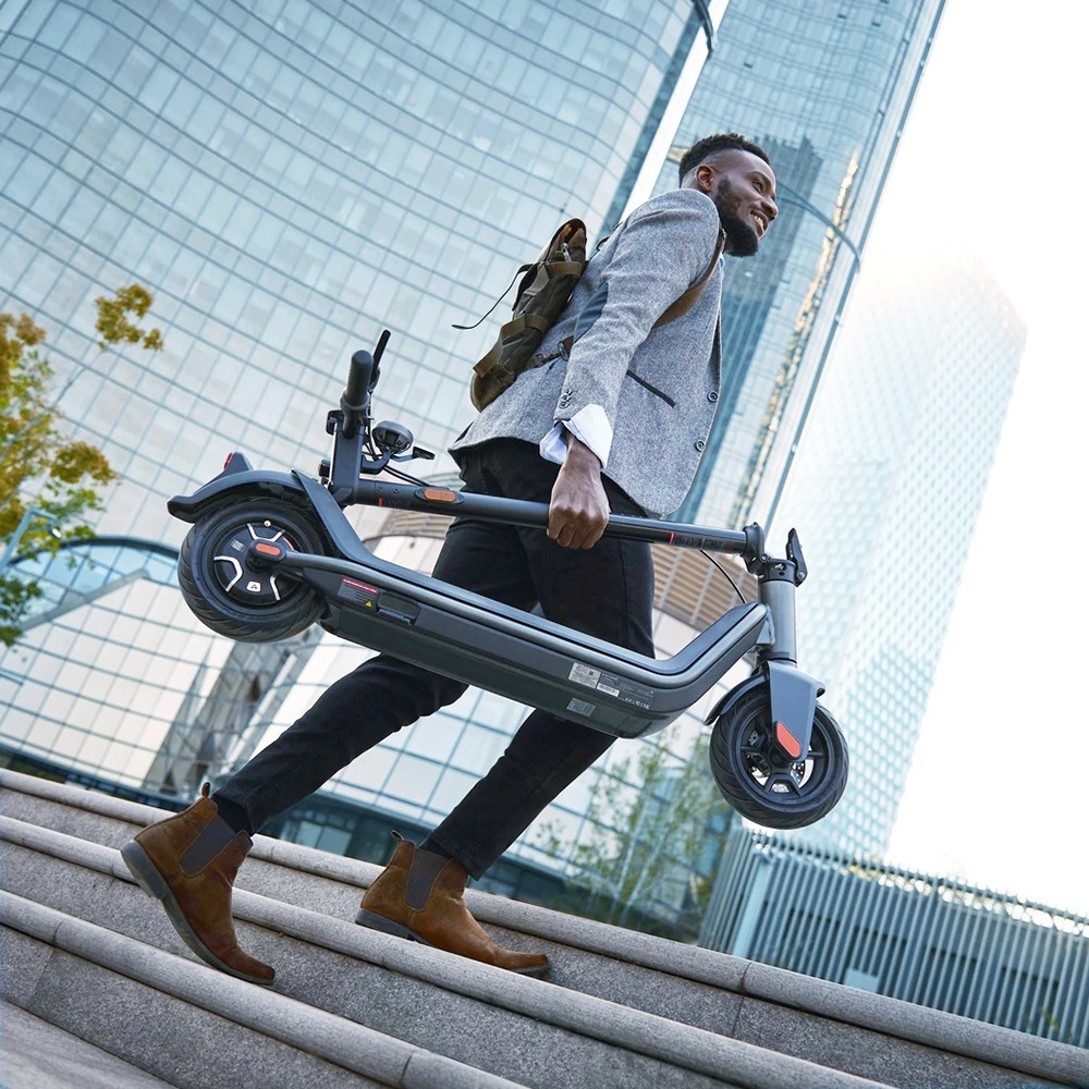 NIU KQi3 Pro elektrische scooter goud